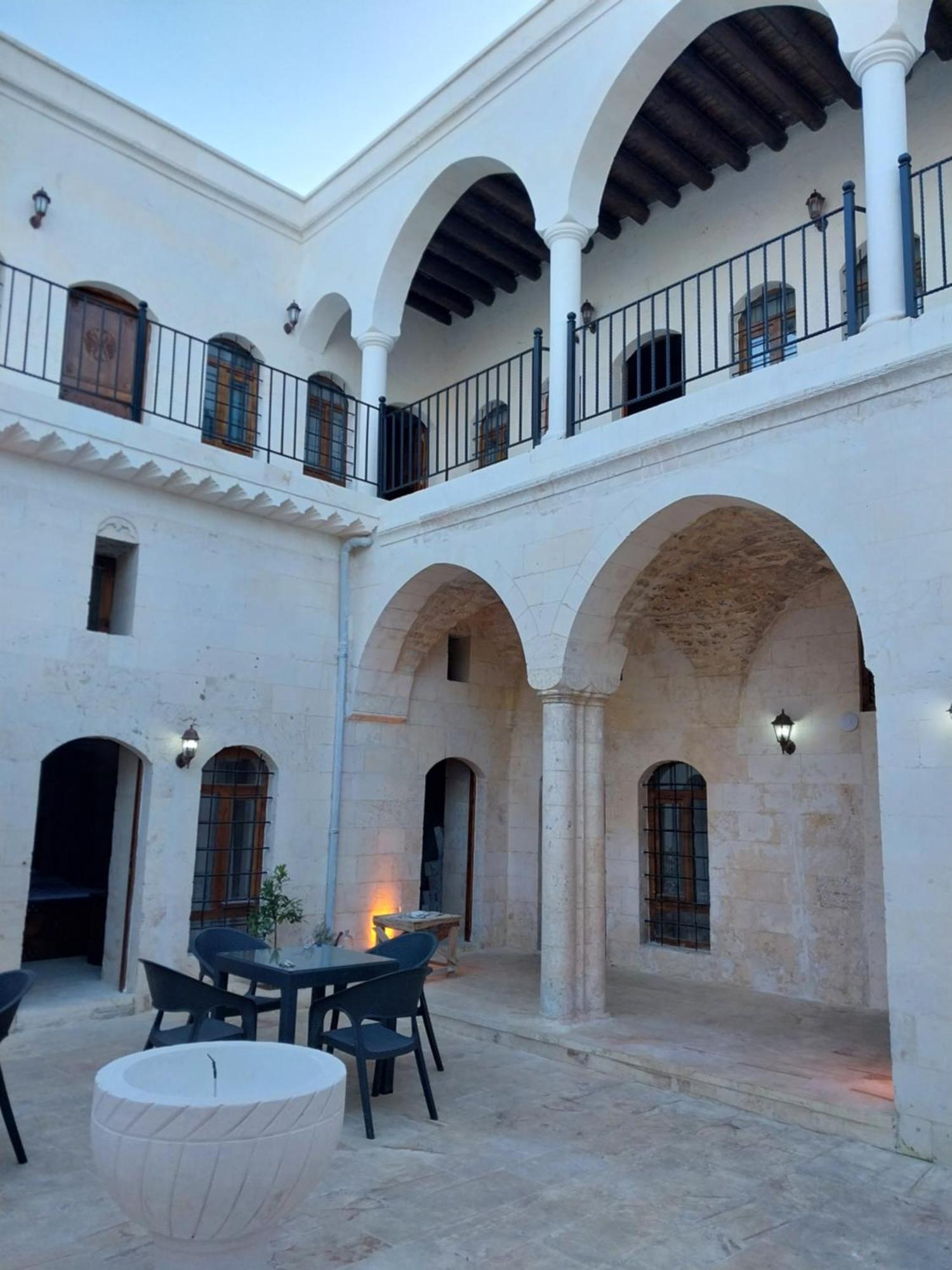 Orpheus Otel-Konak ชานลูร์ฟา ภายนอก รูปภาพ